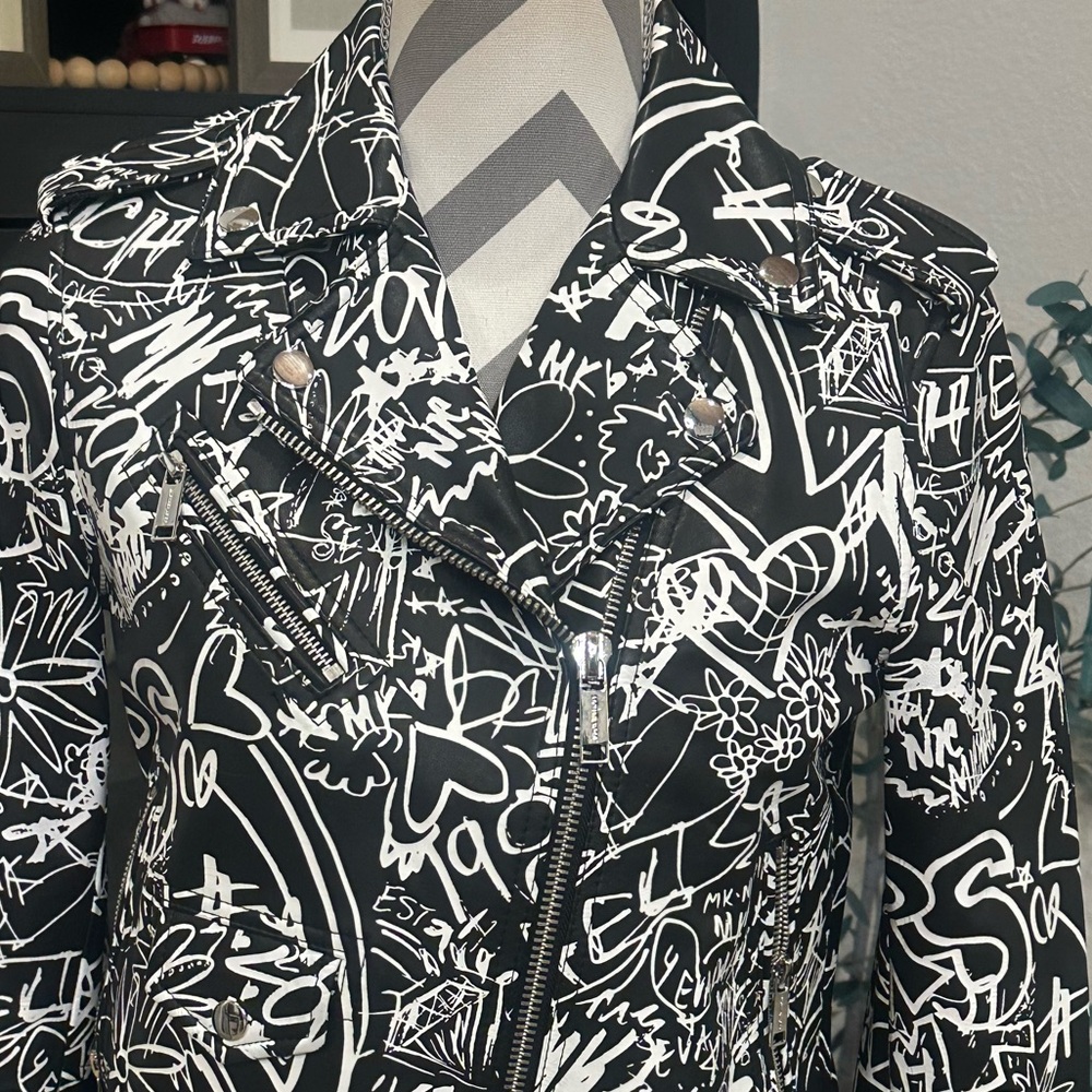 Michael Kors Graffiti Leather Black and White  Leather Moto Jacket SZ Small - Picture 5 of 10